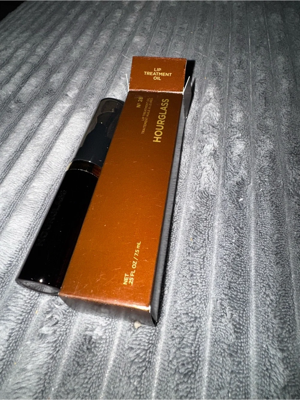 ✨Hourglass #28 Lip Treatment Oil Treatment- NIB✨